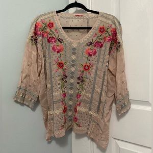 JOHNY WASS MULTI COLOR SILK BLOUSE SMALL